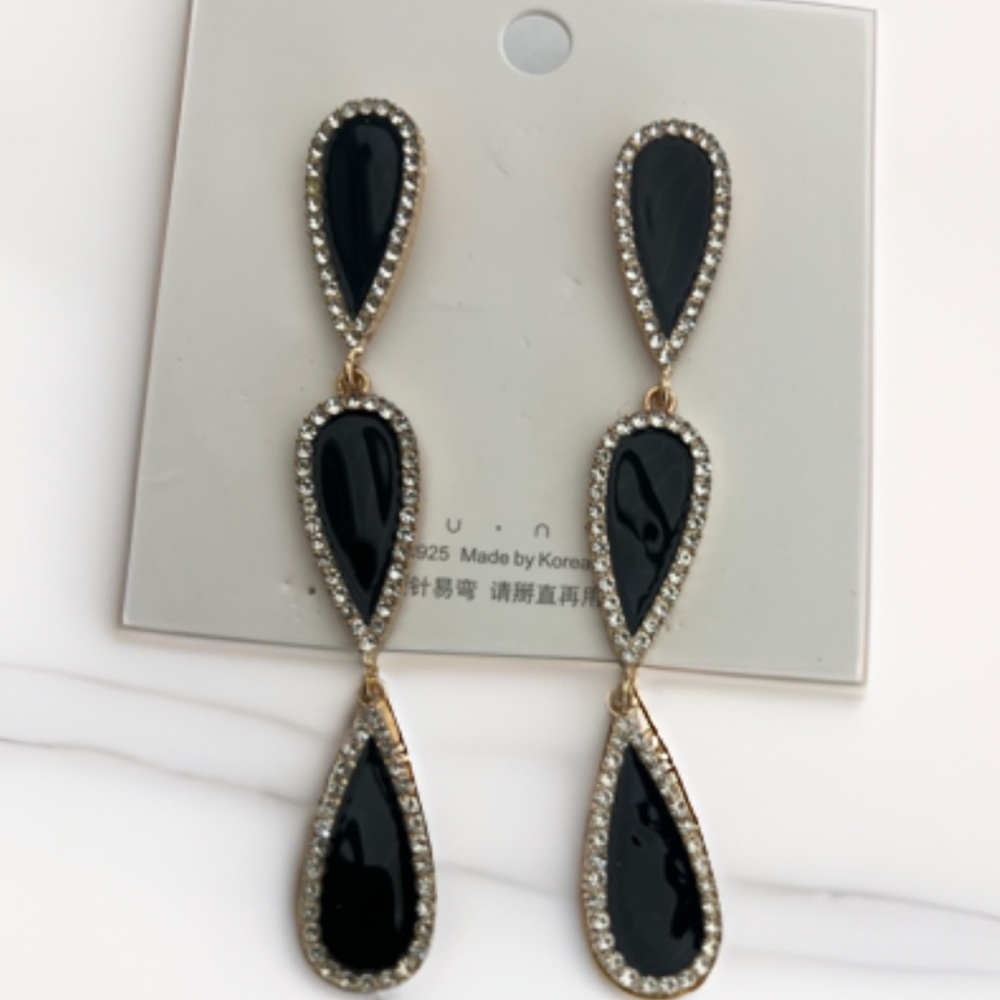 Teardrop earrings